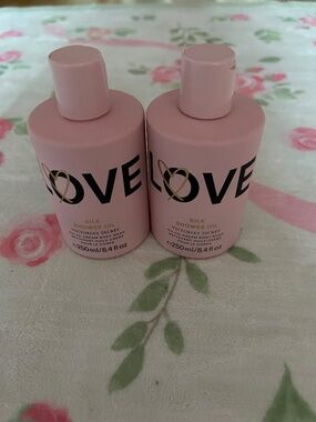 VS Love Silk Shower Oil